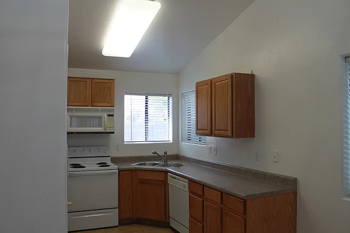 921 S Val Vista Dr #180 — Photo 3