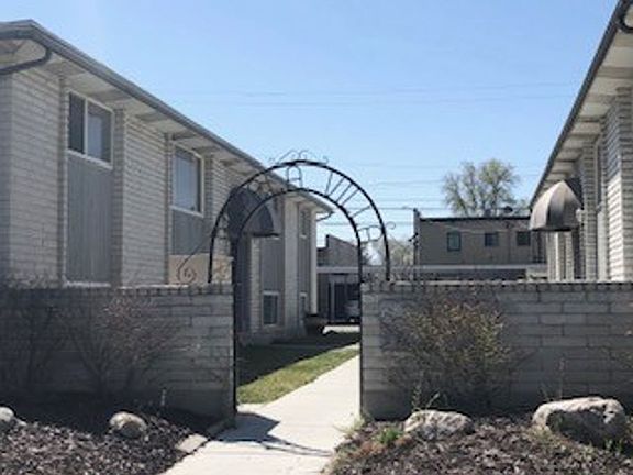 4th image of 466 E Woodland Ave #515