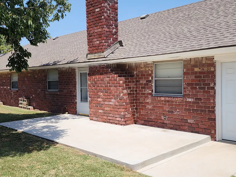 5101 N Hamilton Dr — Photo 18