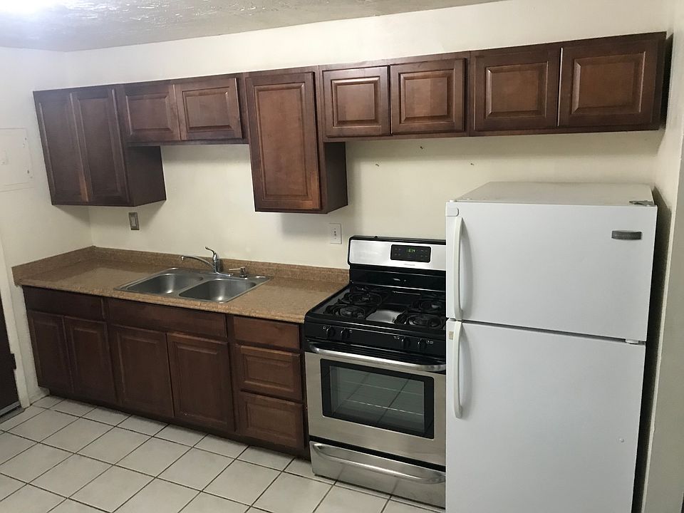 2nd image of 253 W 400th St N #253