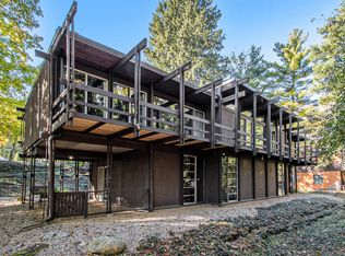 2525 Sheffield Dr, Kalamazoo, MI 49008