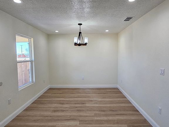 5th image of 212 Starlite Dr