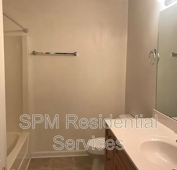 1798 Liz Ln NE — Photo 9