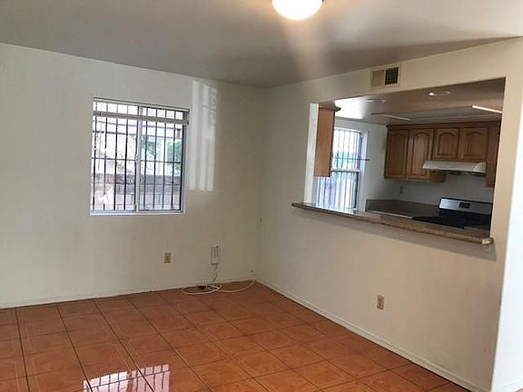 2nd image of 2605 Huron St