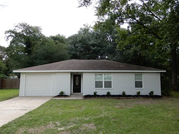 31930 S Wiggins St, Magnolia, TX 77355