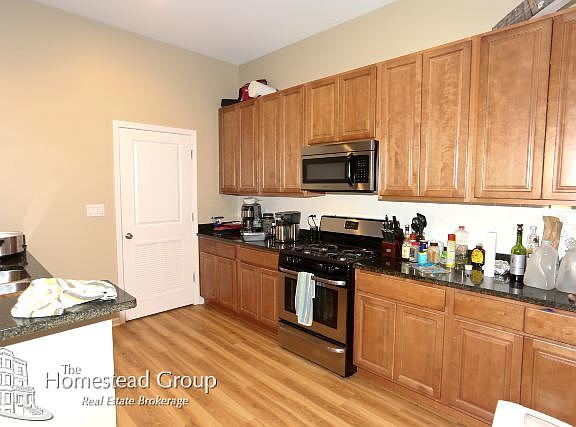 2nd image of 3223 N Sheffield Ave #Seven