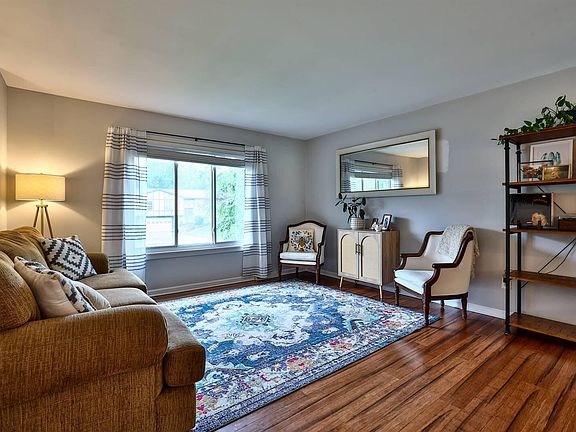 4th image of 2807 Surfside Dr