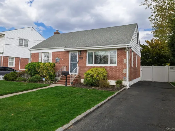 2915 Laurel Avenue, Baldwin, NY 11510