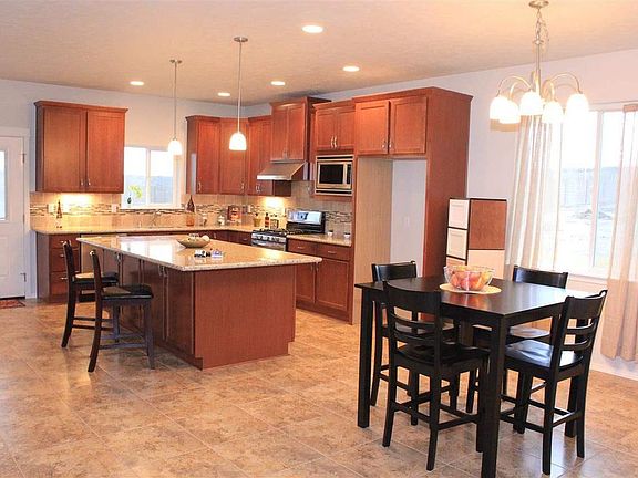 2nd image of 5017 Pinehurst Dr