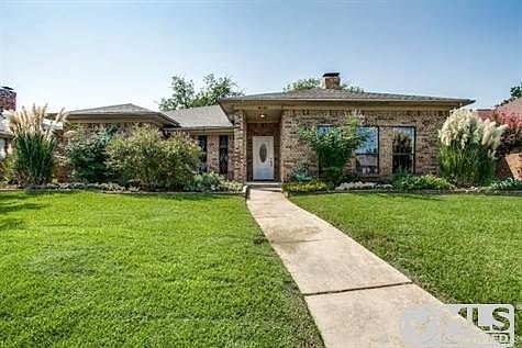 1st image of 4616 Versailles Ln