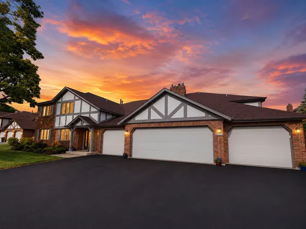 13158 S Oak Hills Pkwy APT 1A, Palos Heights, IL 60463