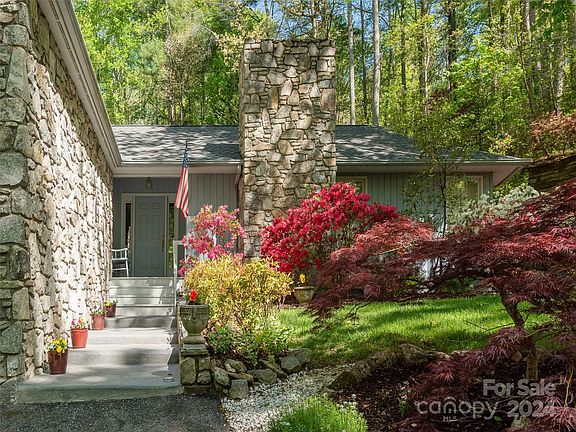 4th image of 160 Foothills Dr