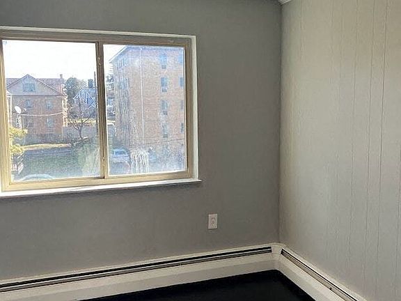 3rd image of 4852 Yarmouth Pl APT 4