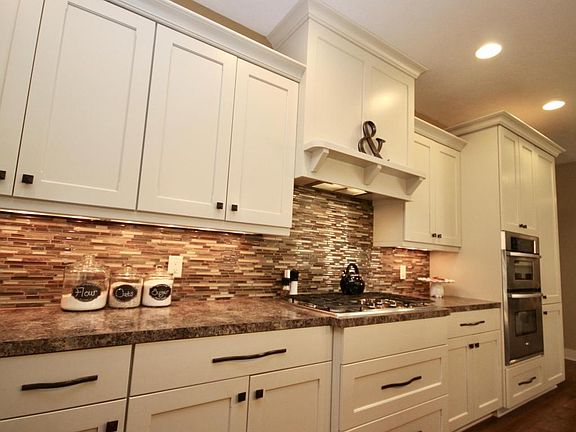 3rd image of 9956 Wood Hollow Ln