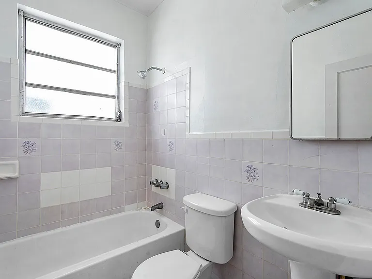 67 Glen Royal Pkwy #8 — Photo 2