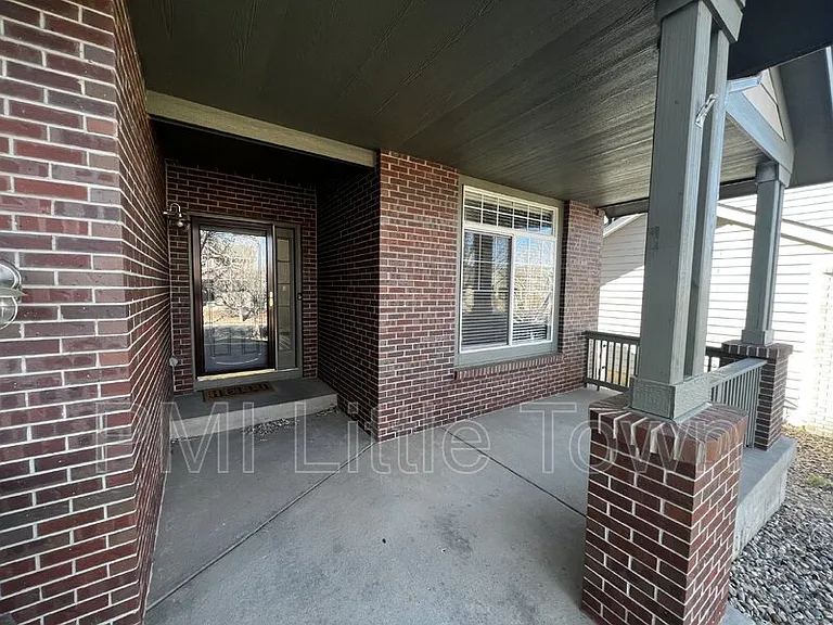 24646 E Florida Ave — Photo 3