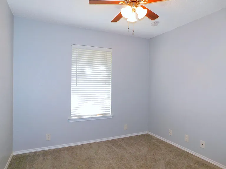 1114 E Mulberry St — Photo 17