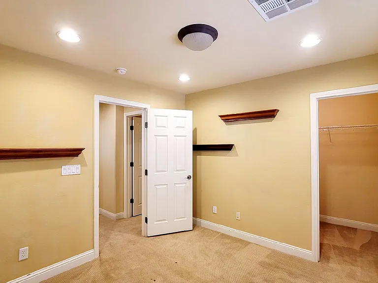 8586 Silver Coast St — Photo 14