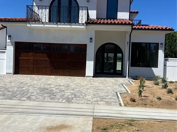 20329 Stagg St, Winnetka, CA 91306