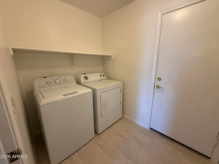 1253 N Spire Ct — Photo 9