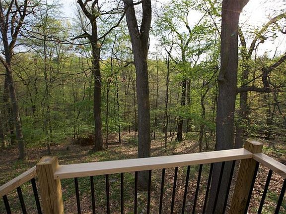 3rd image of 9 Woodland Ter