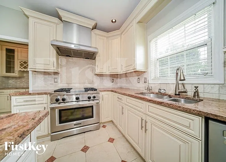 7504 Cole Ln — Photo 6