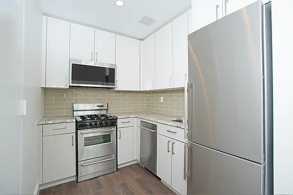 Rented by REAL New York | media 11