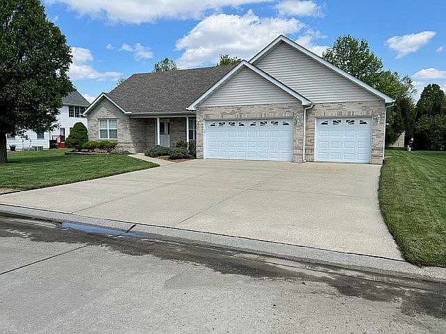 1st image of 420 Carroll Dr