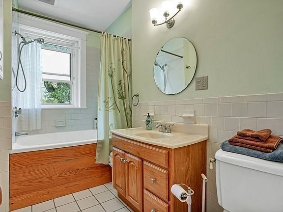 3rd image of 11 Radcliffe Rd #1
