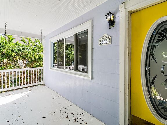 3rd image of 804 W 46th St