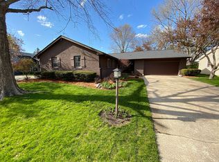 1704 Harrington Dr, Champaign, IL 61821