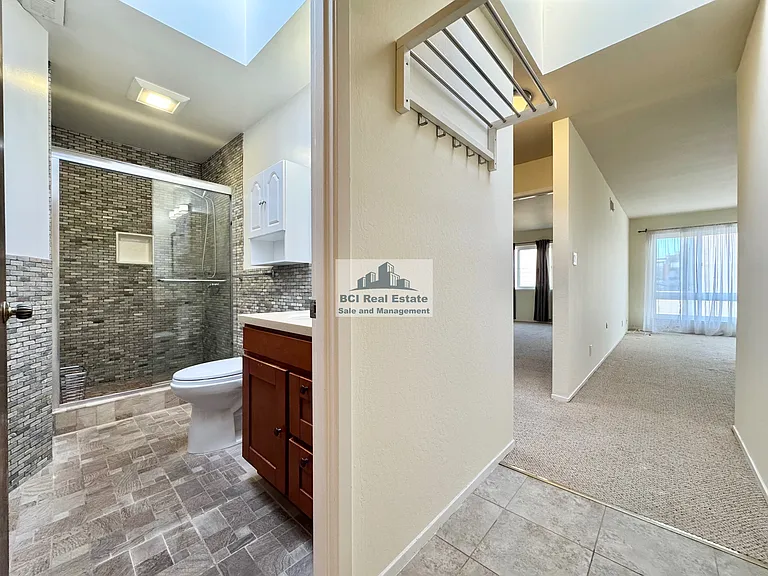 1345 Chestnut St #4 — Photo 15