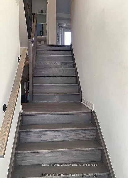 14 Hughes Ln W — Photo 9