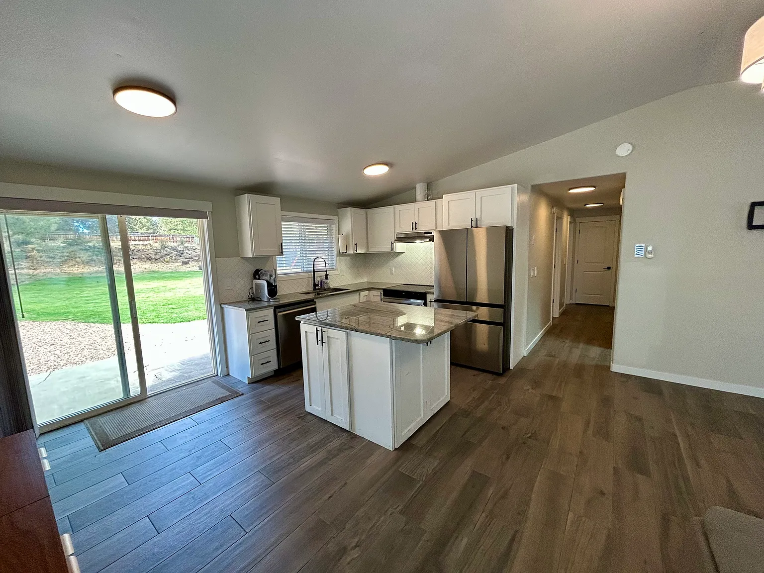 3 bed, 1126 sqft, $2,950 — Photo 4
