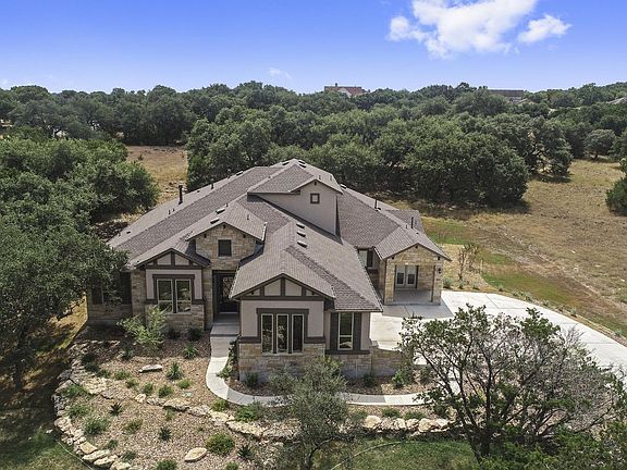 2nd image of 141 Lone Spur Ln