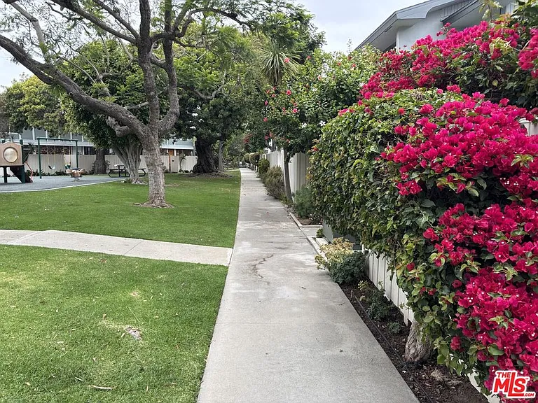 5215 Sepulveda Blvd #21B — Photo 23