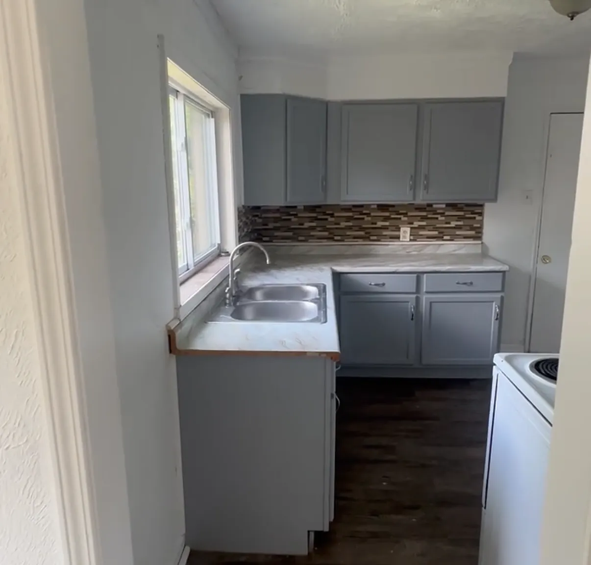 2 bed, $895 — Photo 4