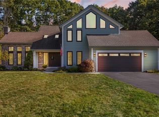 51 Hawks Vw, Honeoye Falls, NY 14472