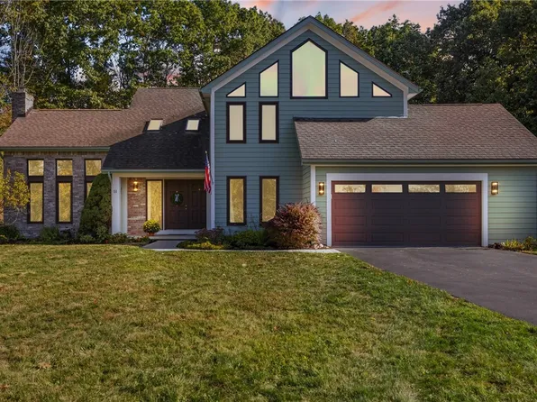 51 Hawks Vw, Honeoye Falls, NY 14472