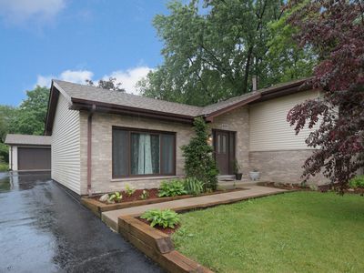 6135 Belmont Rd, Downers Grove, IL, 60516