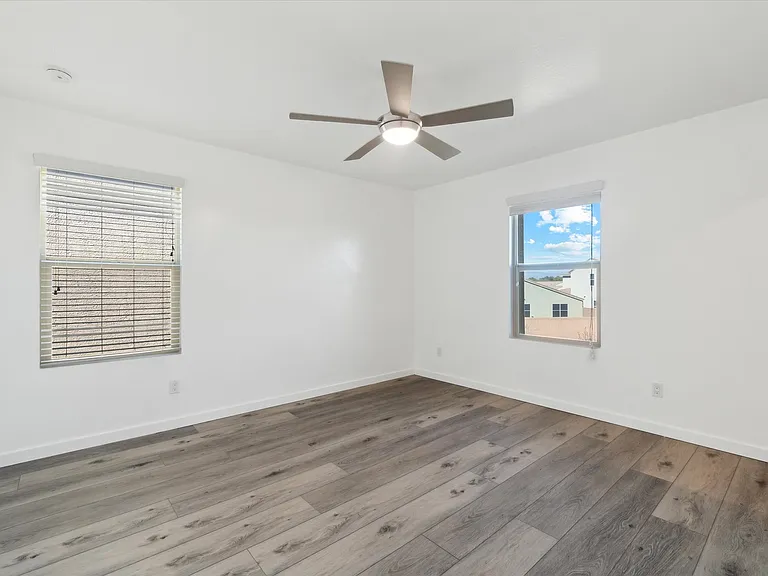 37292 N Yellowstone Dr — Photo 17