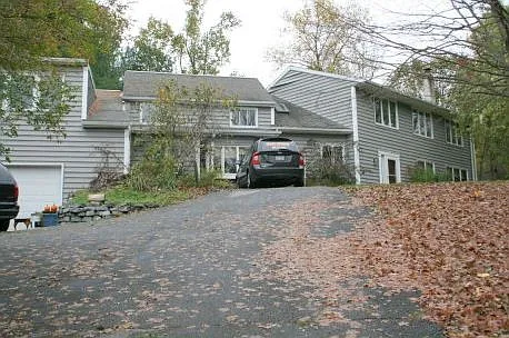 148 Bentley Ln photo 1