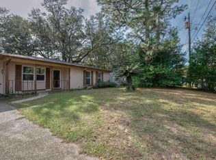 905 Lagoon Dr, Pensacola, FL 32505