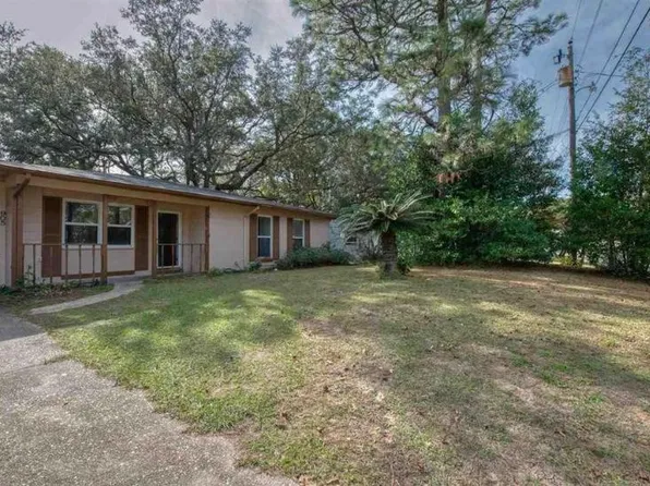 905 Lagoon Dr, Pensacola, FL 32505