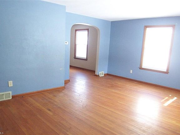 5th image of 2251 S Jefferson Blvd
