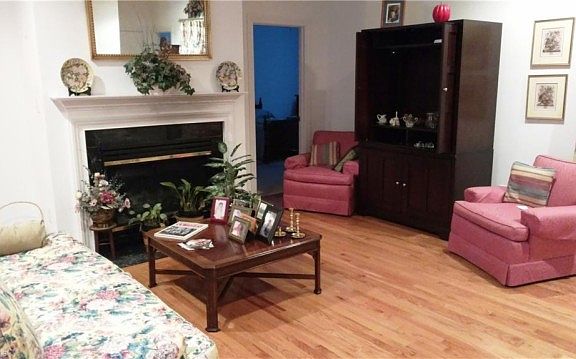 4th image of 314B Oleander Dr