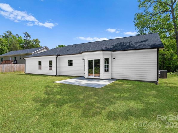 13109 Homewood Dr, Charlotte, NC 28262