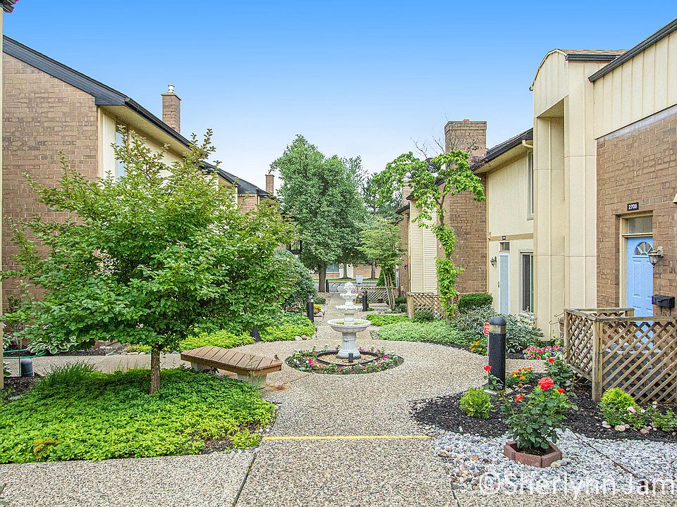 1st image of 2708 Birchcrest Dr SE