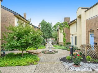 2708 Birchcrest Dr SE, Grand Rapids, MI 49506