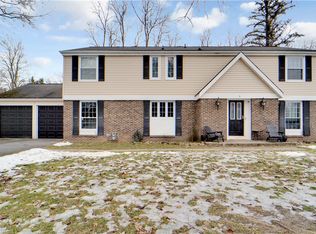 4 Harrison Cir, Pittsford, NY 14534